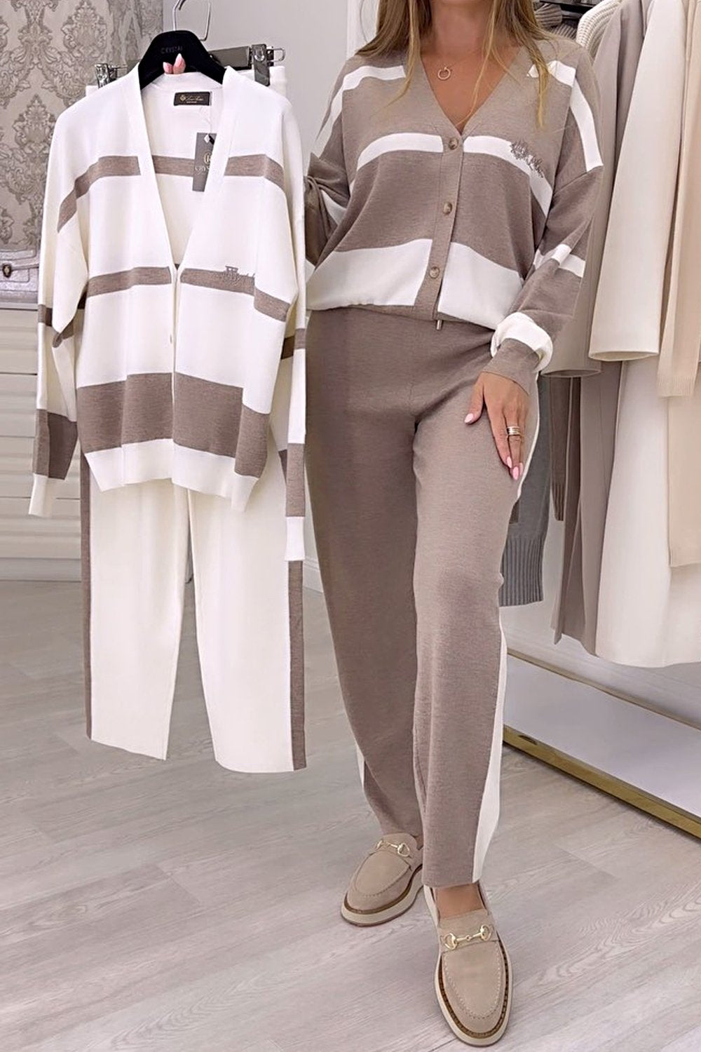 Novedad para la primavera de 2026: conjunto de punto elegante y de alta calidad, cómodo y versátil, adecuado para el uso diario.