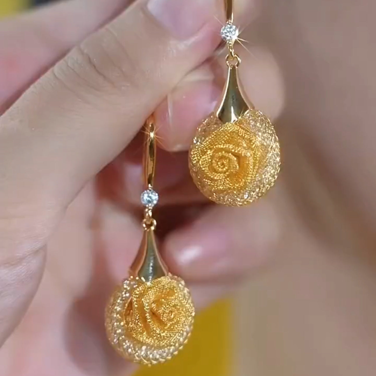 💎🔥Cumpărați 1 obțineți 1 gratuit🔥🎀Cercei unici de lux, ușori, noi 2025, cercei metalici de înaltă calitate cu trandafir-4012725